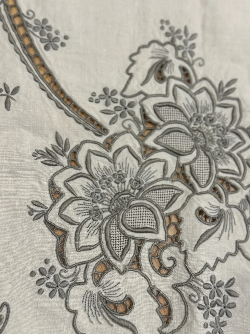 Elegant White Embroidered Linen Table Runner with Gray Floral Motif